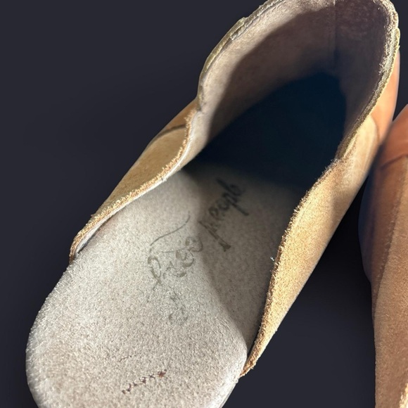 Free People Big Sky Wood Suede
Platform Clog. 4.5 inch heel with 2 inch - Picture 4 of 7